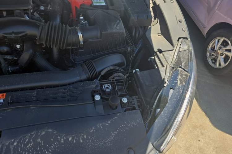Used Lincoln Z 2025 2.0T Luxury Edition Engine Bay Left