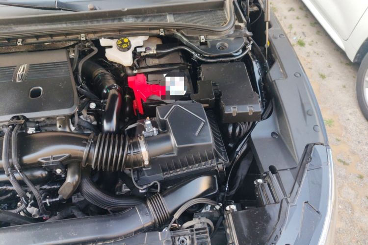 Used Lincoln Z 2025 2.0T Prestige Edition Engine Bay Left