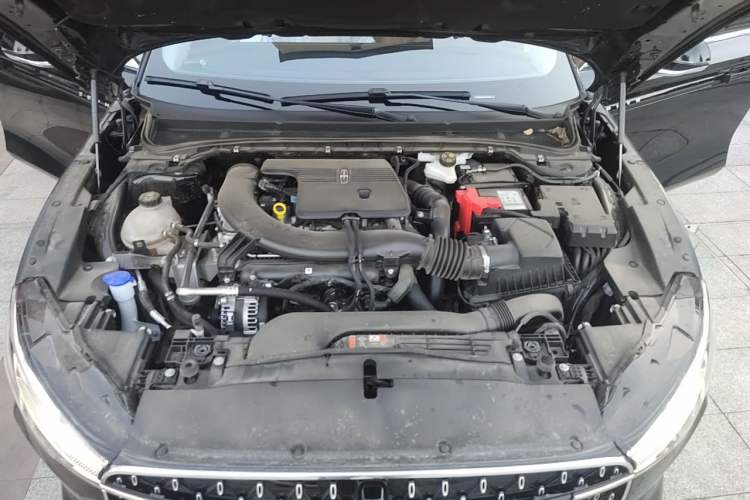 Used Lincoln Z 2025 2.0T Prestige Edition Engine Bay