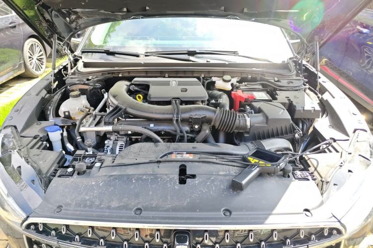 Used Lincoln Z 2025 2.0T Luxury Edition Engine Bay