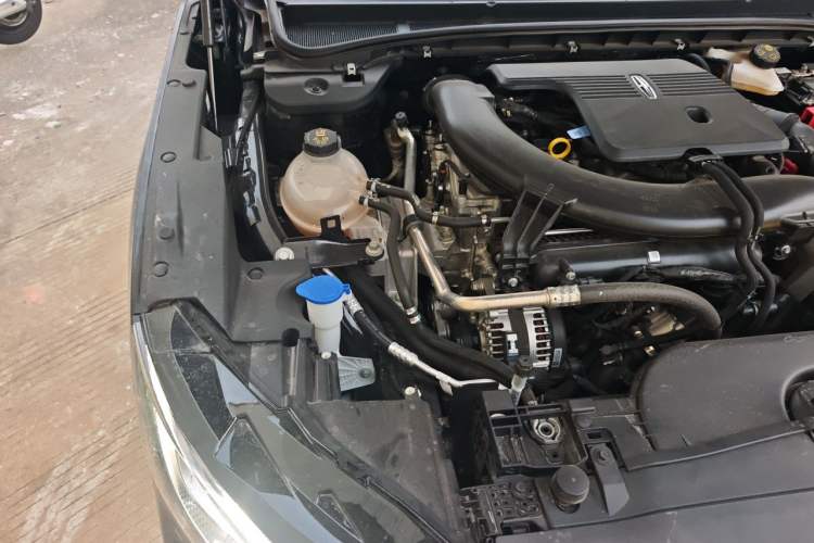 Used Lincoln Z 2025 2.0T Luxury Edition Engine Bay Right