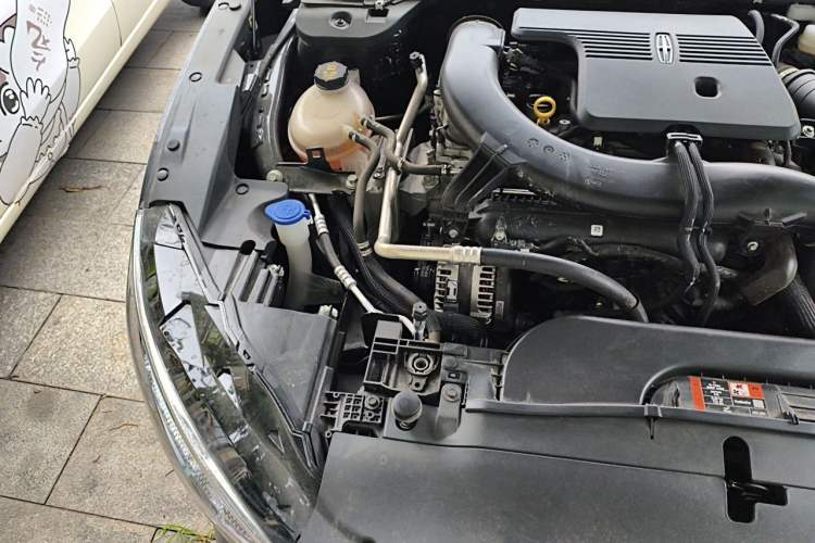 Used Lincoln Z 2025 2.0T Prestige Edition Engine Bay Right