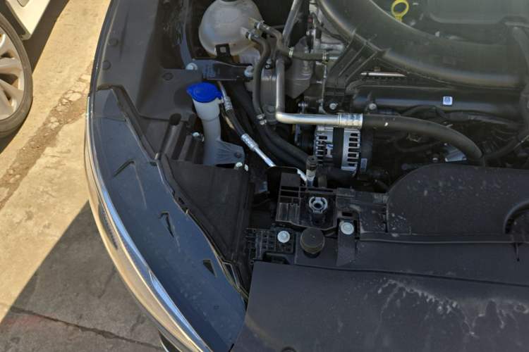 Used Lincoln Z 2025 2.0T Luxury Edition Engine Bay Right