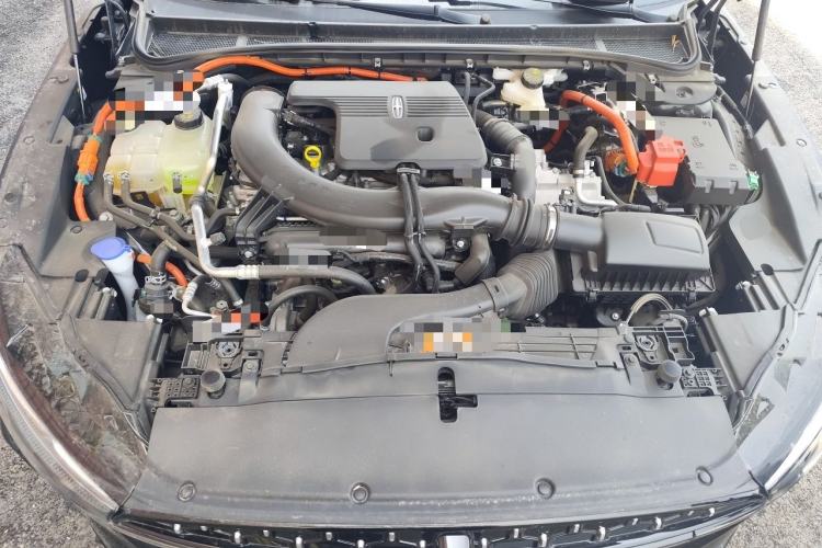 Used Lincoln Z 2025 2.0T Prestige Hybrid Edition Engine Bay