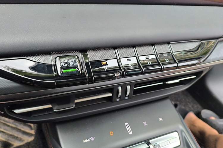 Used Lincoln Z 2025 2.0T Prestige Edition Gear Lever