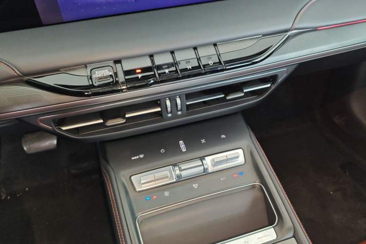 Used Lincoln Z 2025 2.0T Prestige Edition Gear Lever