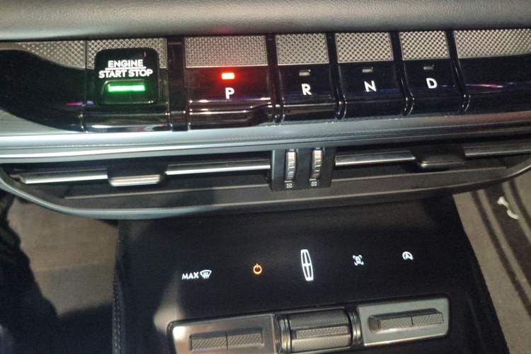 Used Lincoln Z 2025 2.0T Prestige Edition Gear Lever