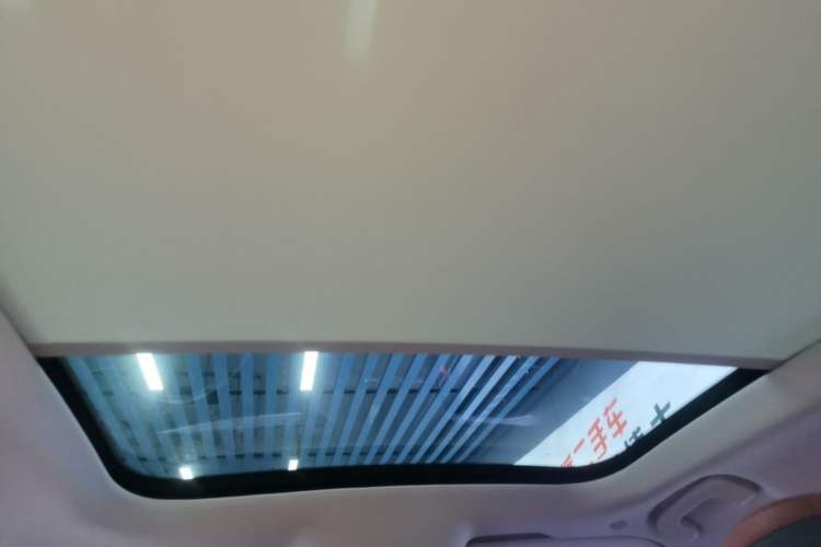 Used Lincoln Z 2025 2.0T Prestige Edition Headliner
