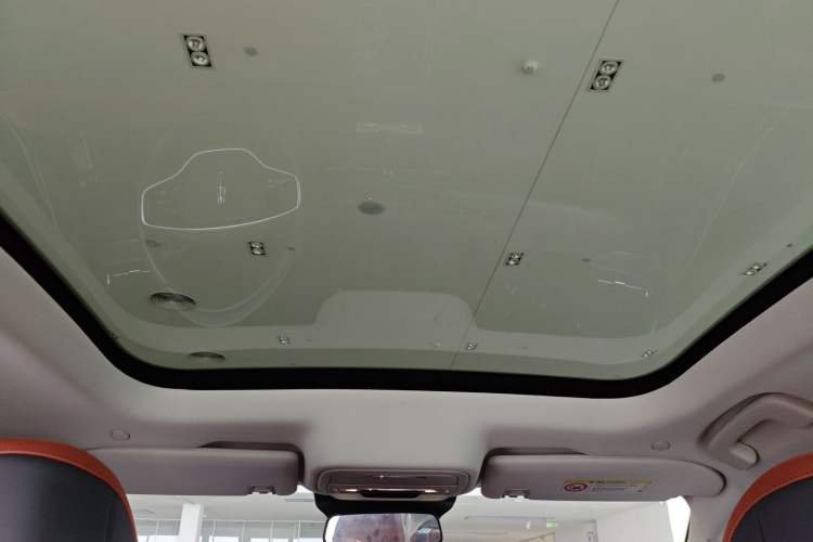 Used Lincoln Z 2025 2.0T Prestige Edition Headliner