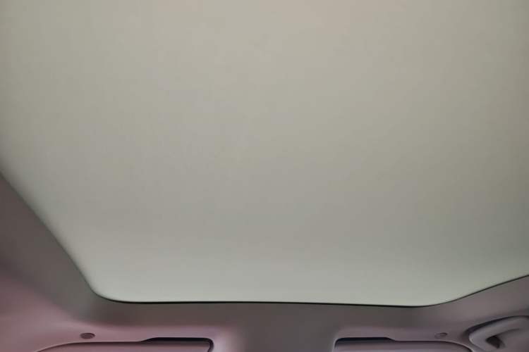 Used Lincoln Z 2025 2.0T Prestige Edition Headliner
