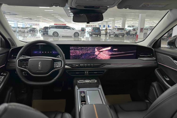 Used Lincoln Z 2025 2.0T Prestige Edition Interior 1