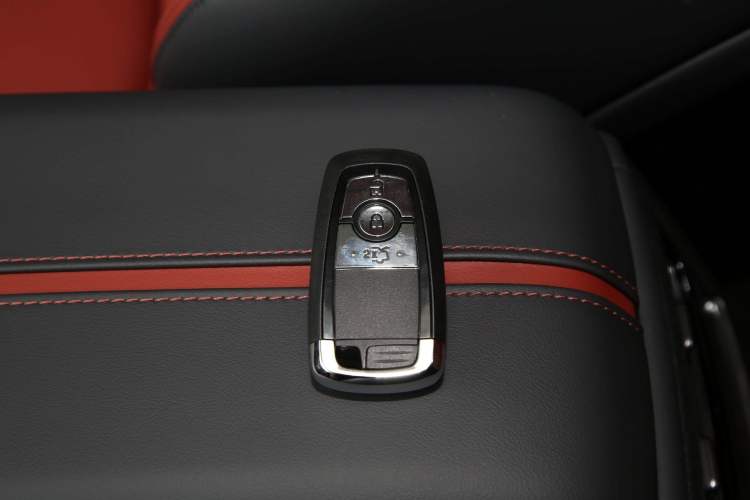 Used Lincoln Z 2025 2.0T Prestige Edition Interior 1