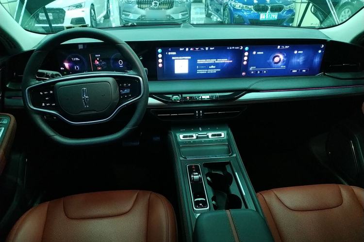 Used Lincoln Z 2025 2.0T Prestige Edition Interior 2