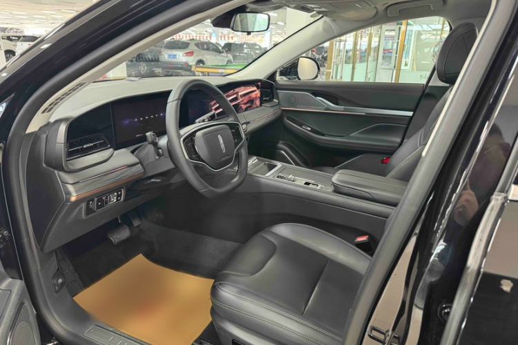 Used Lincoln Z 2025 2.0T Prestige Edition Interior 2