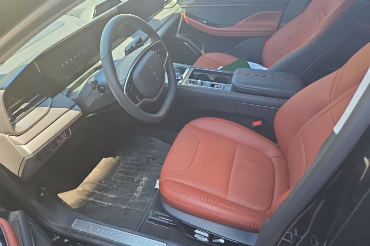 Used Lincoln Z 2025 2.0T Luxury Edition Left Front Seat