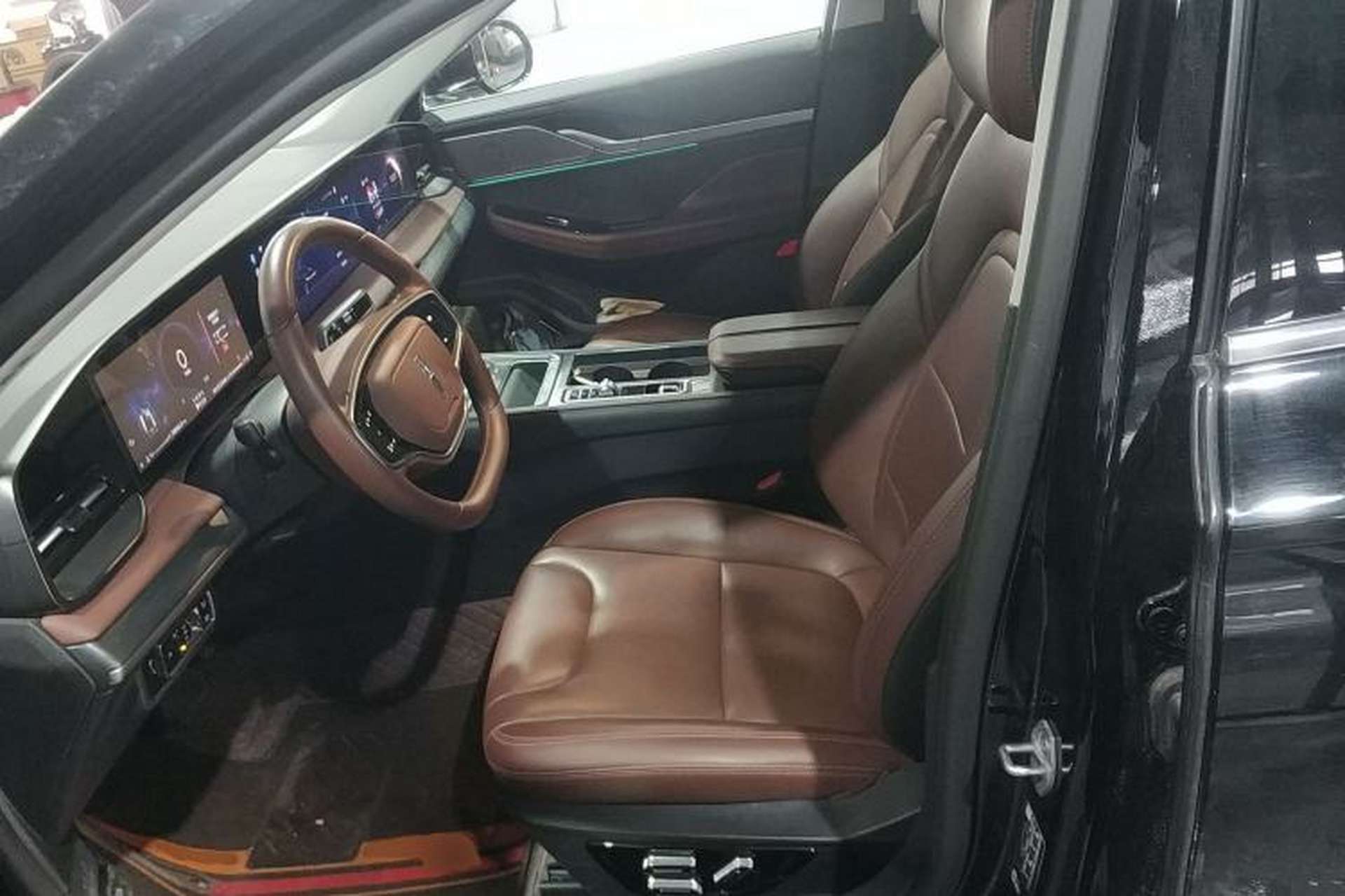 Used Lincoln Z 2025 2.0T Prestige Hybrid Edition Left Front Seat
