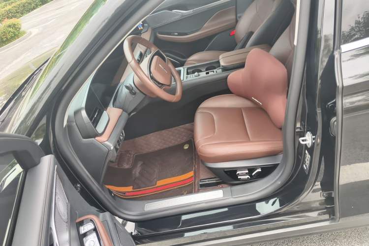 Used Lincoln Z 2025 2.0T Prestige Hybrid Edition Left Front Seat