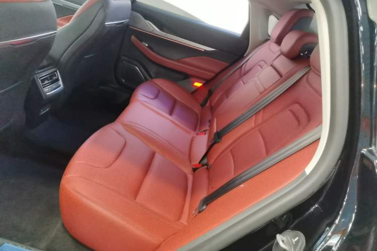 Used Lincoln Z 2025 2.0T Prestige Edition Left Rear Seat