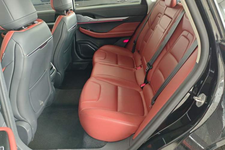 Used Lincoln Z 2025 2.0T Prestige Edition Left Rear Seat