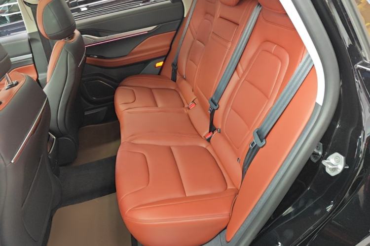 Used Lincoln Z 2025 2.0T Prestige Edition Left Rear Seat