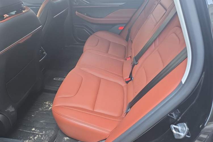 Used Lincoln Z 2025 2.0T Luxury Edition Left Rear Seat