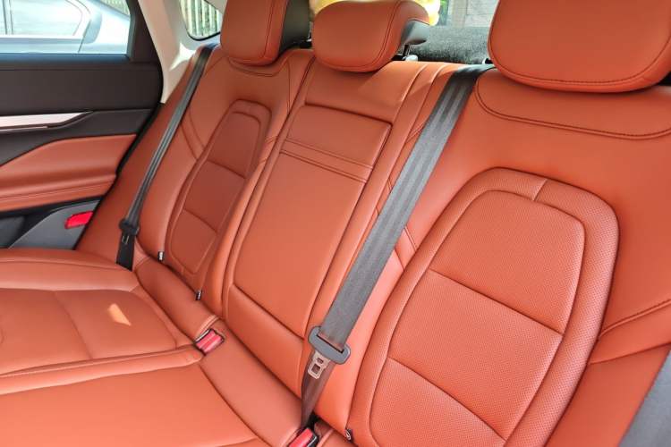Used Lincoln Z 2025 2.0T Luxury Edition Left Rear Seat