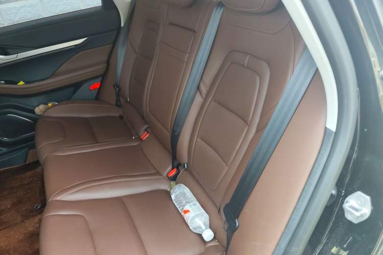 Used Lincoln Z 2025 2.0T Prestige Hybrid Edition Left Rear Seat
