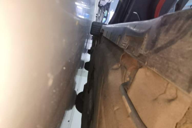 Used Lincoln Z 2025 2.0T Prestige Edition Left Side Sill