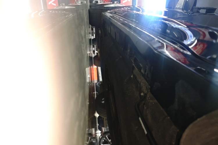Used Lincoln Z 2025 2.0T Prestige Edition Left Side Sill
