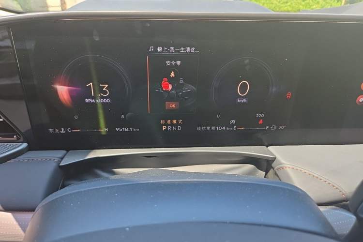 Used Lincoln Z 2025 2.0T Luxury Edition Odometer Close Up