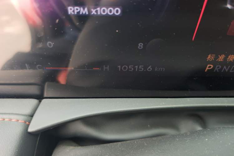 Used Lincoln Z 2025 2.0T Prestige Edition Odometer Close Up