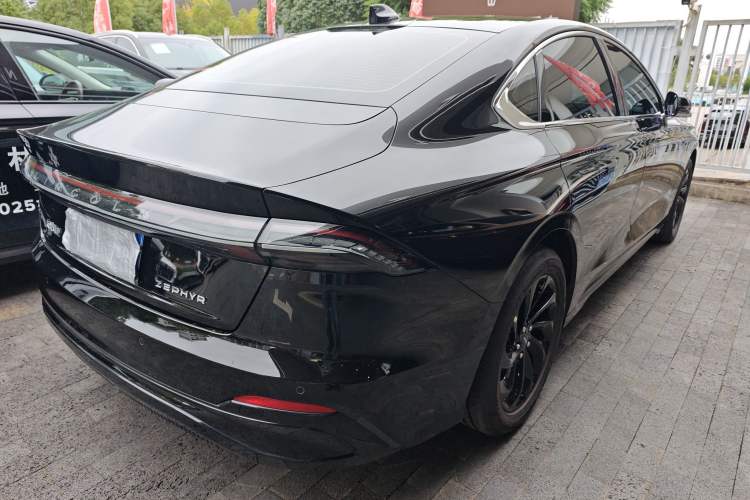 Used Lincoln Z 2025 2.0T Prestige Hybrid Edition Rear Right 45 Deg