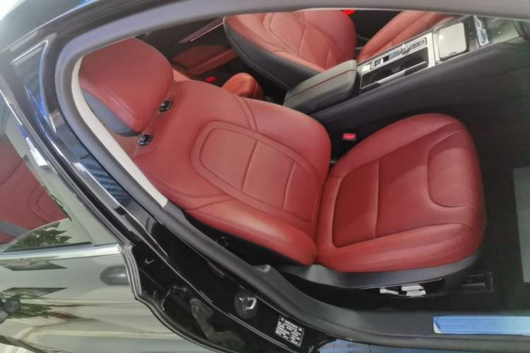Used Lincoln Z 2025 2.0T Prestige Edition Right Front Seat