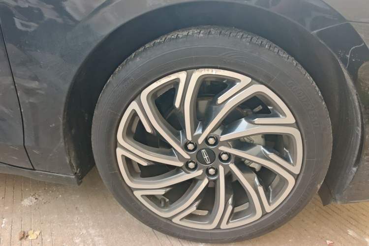 Used Lincoln Z 2025 2.0T Luxury Edition Right Front Wheel Hub