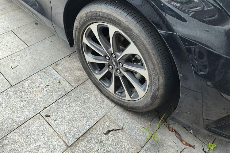 Used Lincoln Z 2025 2.0T Prestige Edition Right Front Wheel Hub