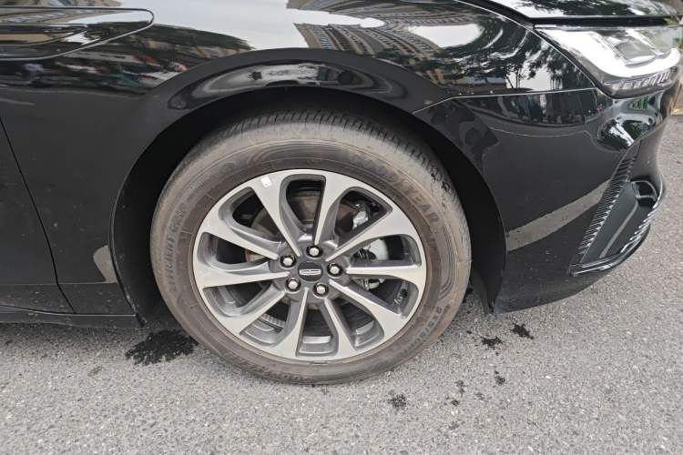 Used Lincoln Z 2025 2.0T Prestige Edition Right Front Wheel Hub