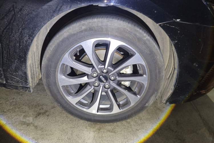 Used Lincoln Z 2025 2.0T Prestige Edition Right Front Wheel Hub