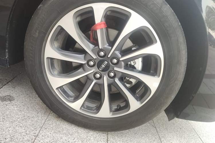 Used Lincoln Z 2025 2.0T Prestige Edition Right Front Wheel Hub