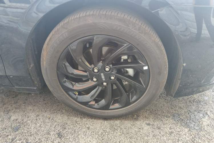 Used Lincoln Z 2025 2.0T Prestige Hybrid Edition Right Front Wheel Hub