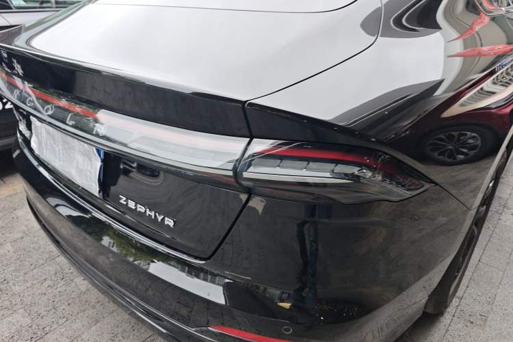 Used Lincoln Z 2025 2.0T Prestige Hybrid Edition Right Rear Taillight