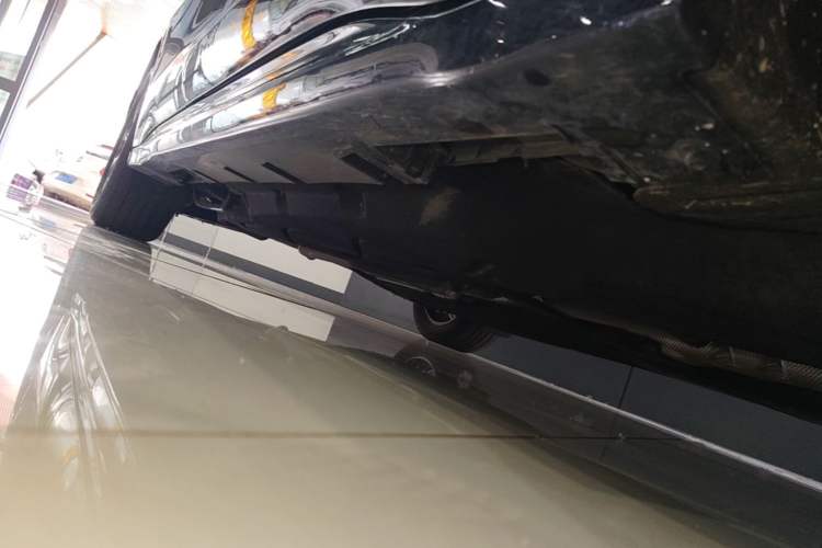 Used Lincoln Z 2025 2.0T Prestige Edition Right Side Sill