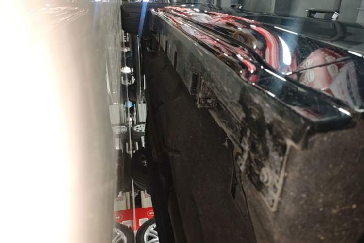 Used Lincoln Z 2025 2.0T Prestige Edition Right Side Sill