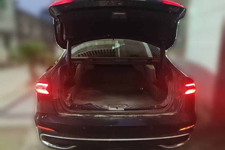 Used Lincoln Z 2025 2.0T Prestige Edition Trunk