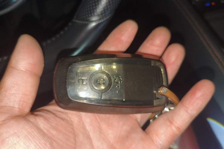 Used Lincoln Z 2025 2.0T Prestige Edition Vehicle Key