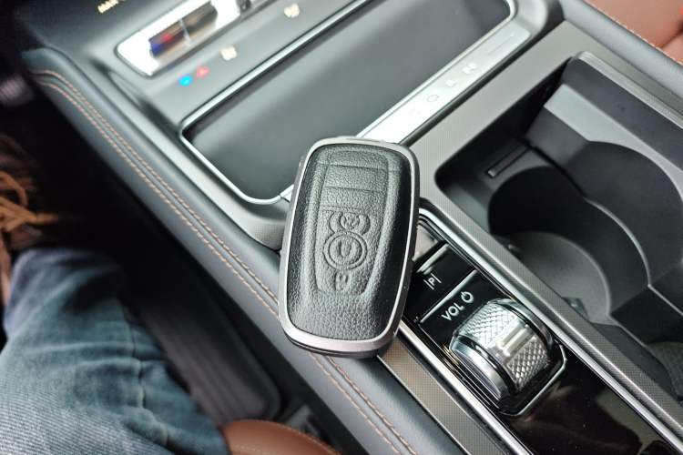 Used Lincoln Z 2025 2.0T Prestige Hybrid Edition Vehicle Key