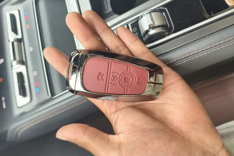 Used Lincoln Z 2025 2.0T Prestige Hybrid Edition Vehicle Key