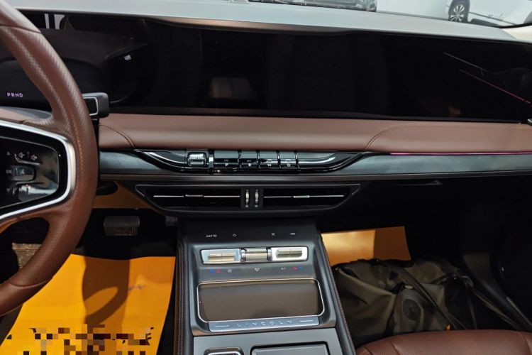 Used Lincoln Z 2025 2.0T Prestige Hybrid Edition Audio And AC Panel