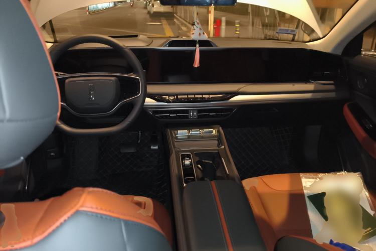 Used Lincoln Z 2025 2.0T Luxury Edition Center Console