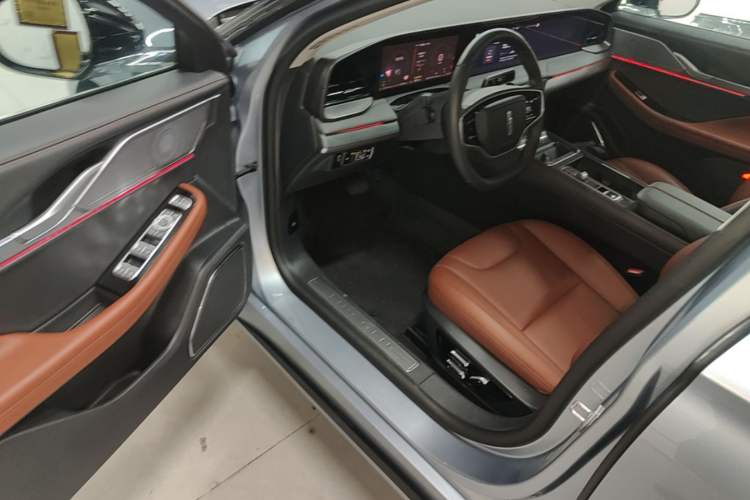 Used Lincoln Z 2025 2.0T Prestige Edition Driver Seat