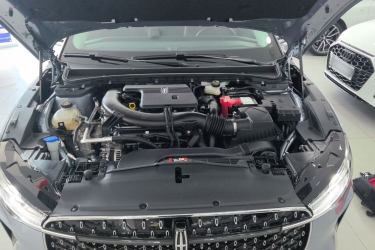 Used Lincoln Z 2025 2.0T Prestige Edition Engine Bay